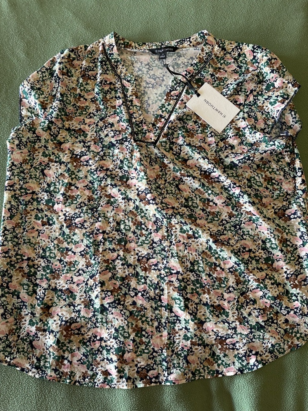 41 Hawthorn Floral V-Neck Blouse in Green, Pink & Navy - Size XL